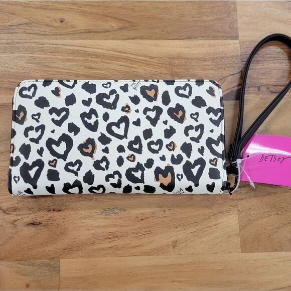 NEW Betsey Johnson Wallet - Picture 2 of 4